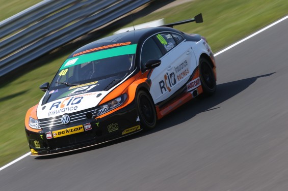Smith returns to the podium at Snetterton